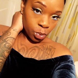 Meet your Posher, Chanel